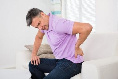 Lows Schmerzen sind ein Zeichen der Osteochondrose